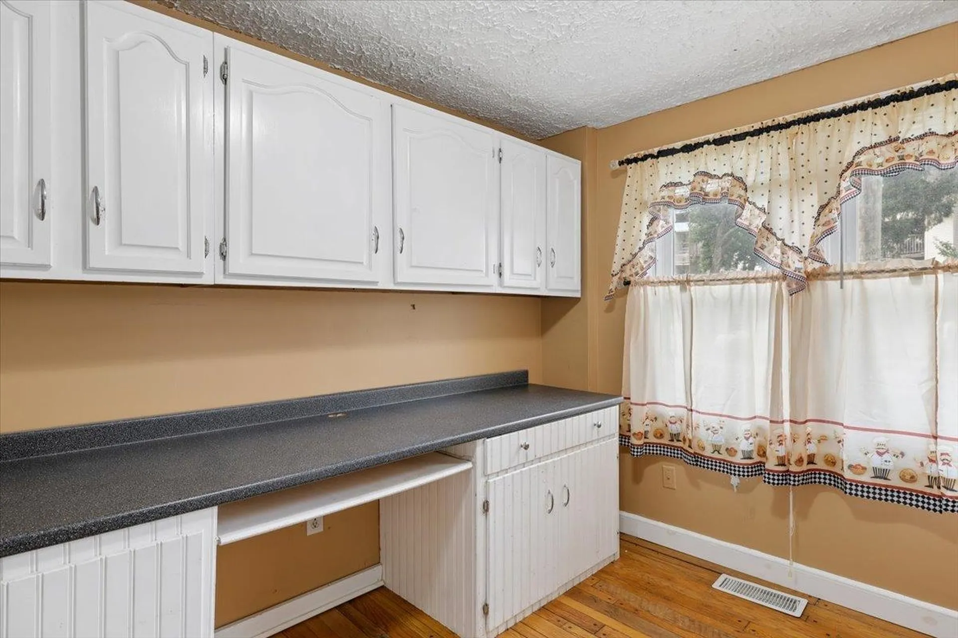 549 Lake Avenue Manchester NH 03103