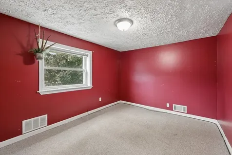 549 Lake Avenue Manchester NH 03103