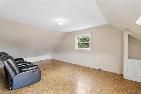 549 Lake Avenue Manchester NH 03103