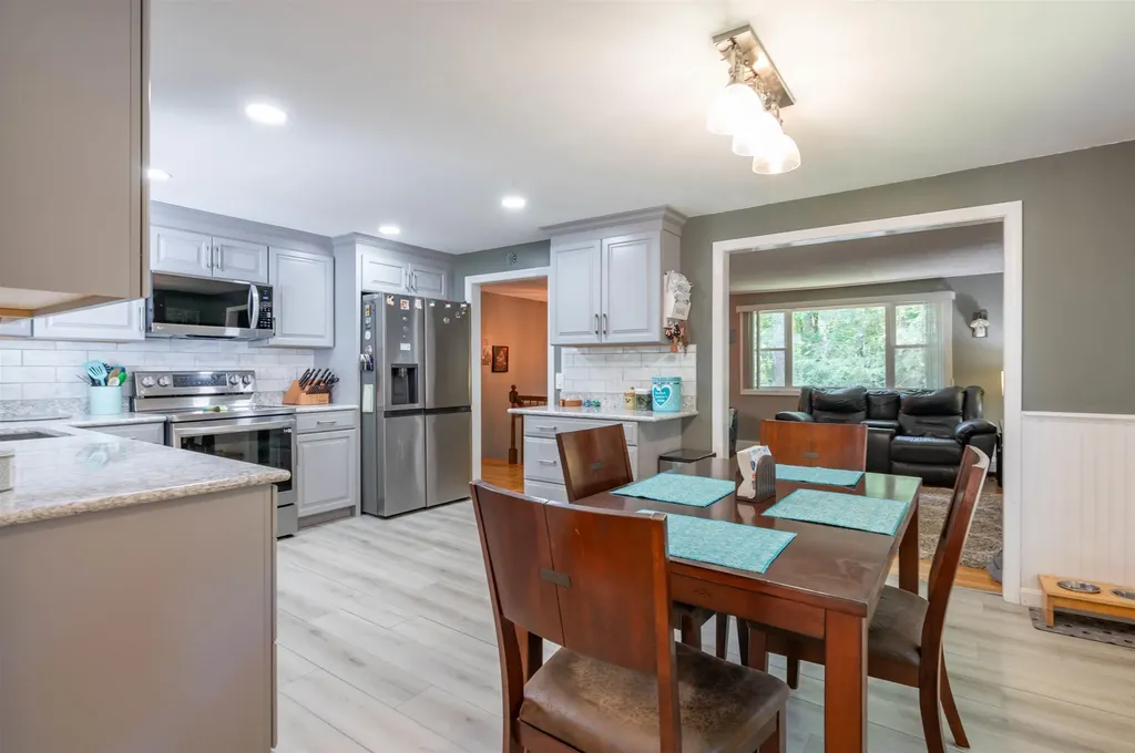 223 Baboosic Lake Road Merrimack NH 03054