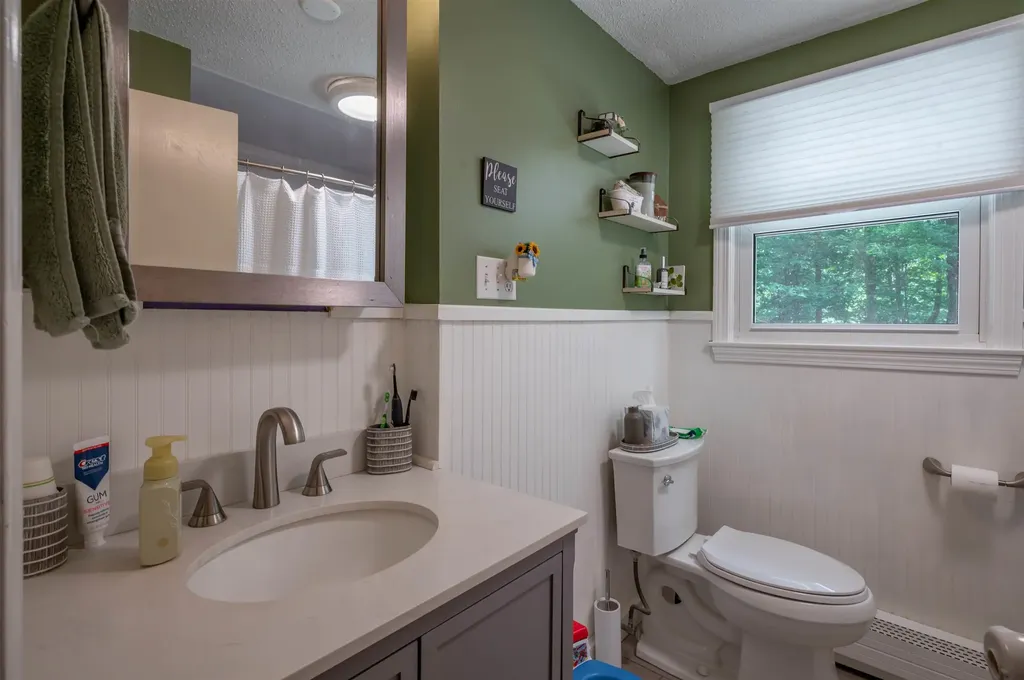 223 Baboosic Lake Road Merrimack NH 03054