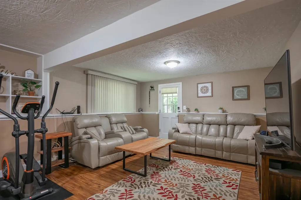 223 Baboosic Lake Road Merrimack NH 03054