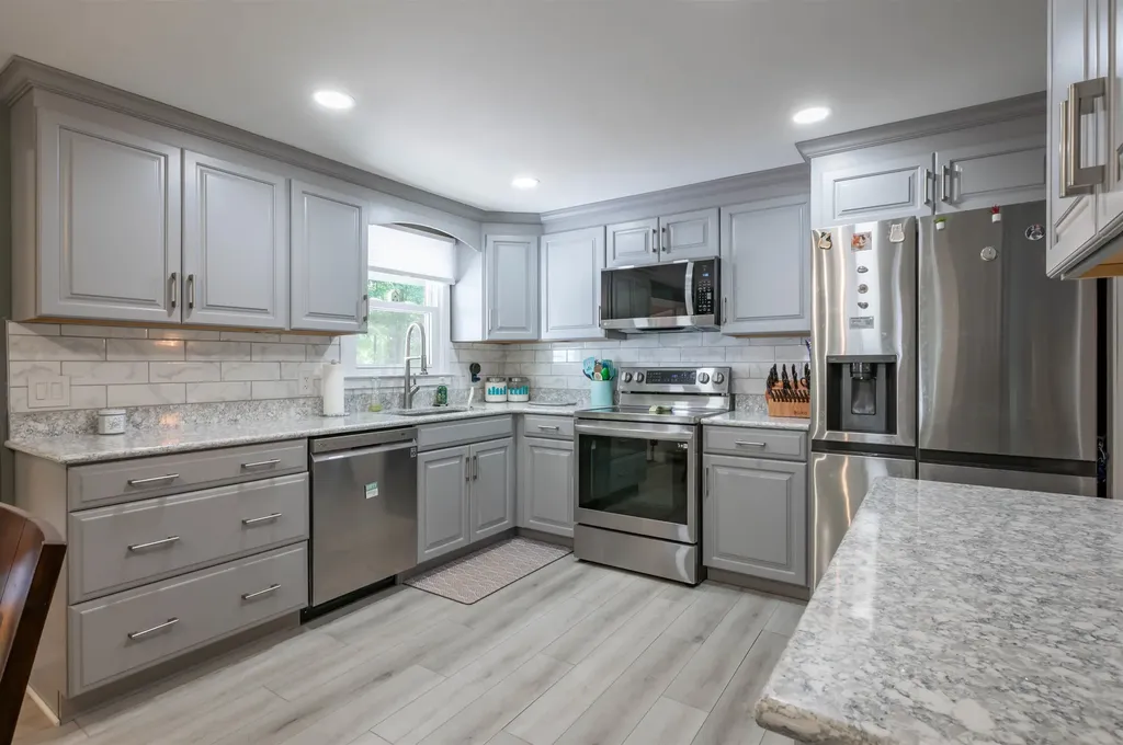 223 Baboosic Lake Road Merrimack NH 03054