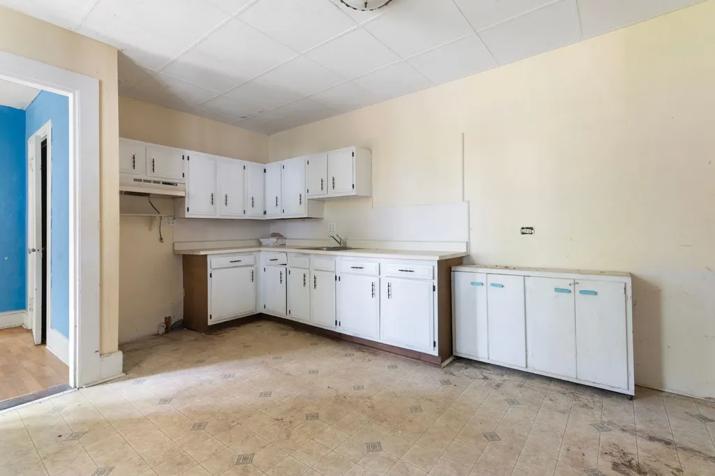 23 Main Street Rockingham VT 05154