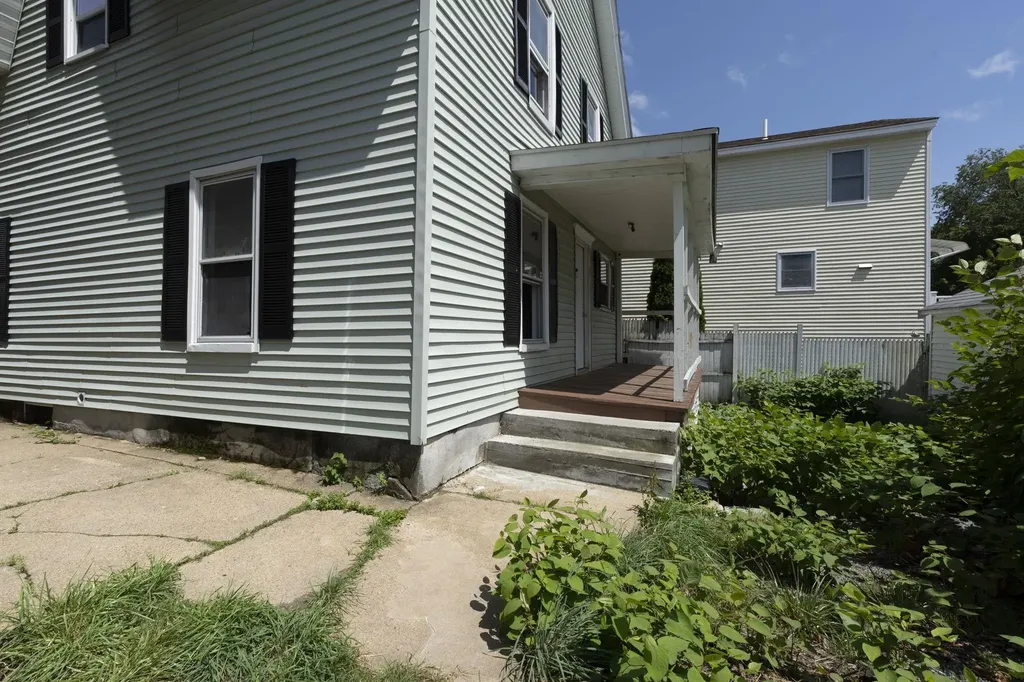 571 Amherst Street Manchester NH 03104