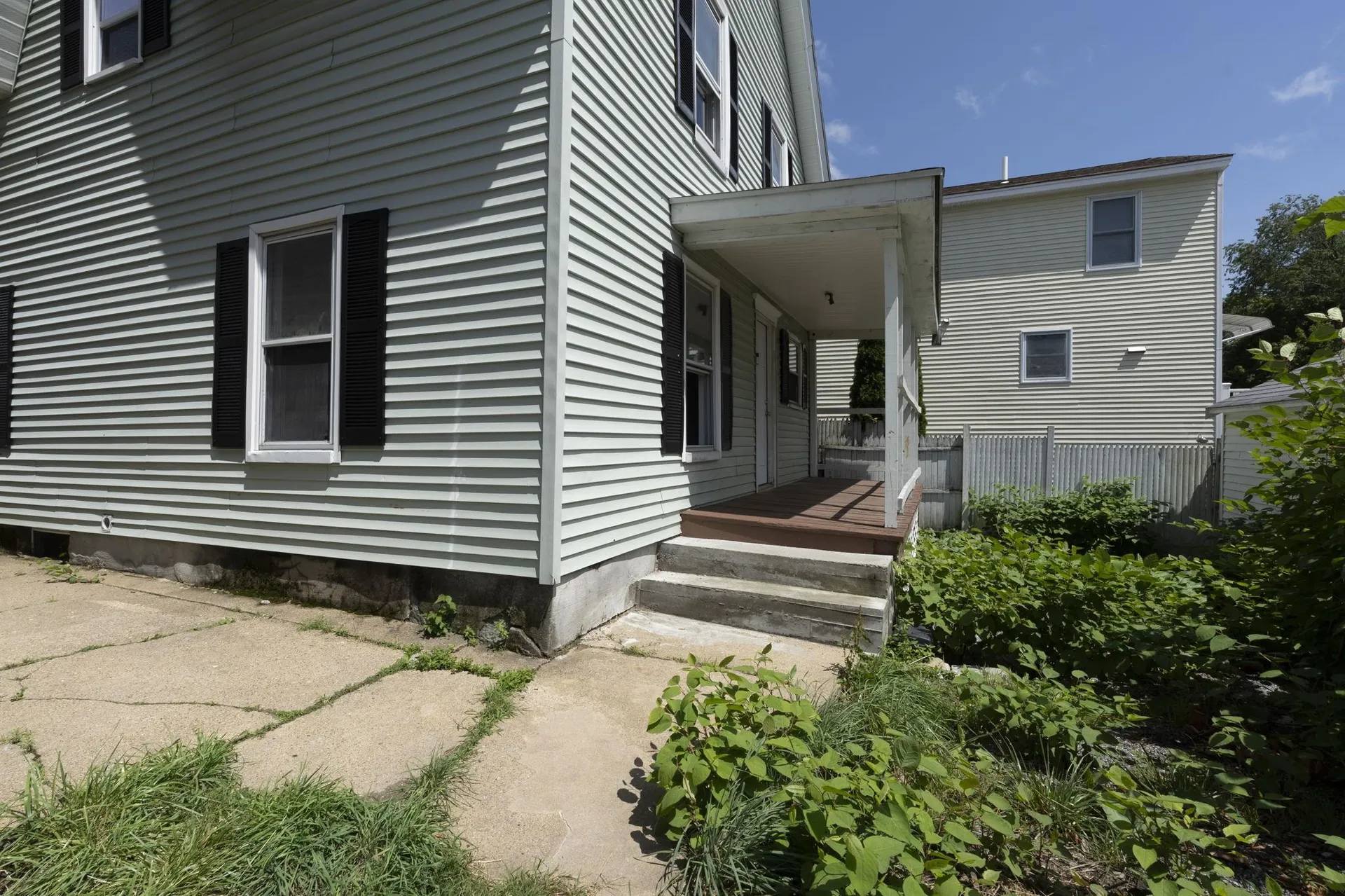 571 Amherst Street Manchester NH 03104