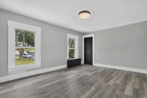571 Amherst Street Manchester NH 03104