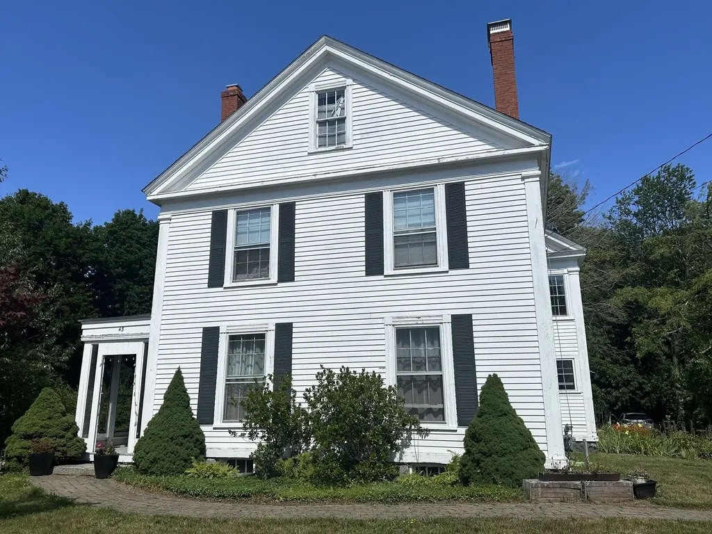43 Post Road Greenland NH 03840