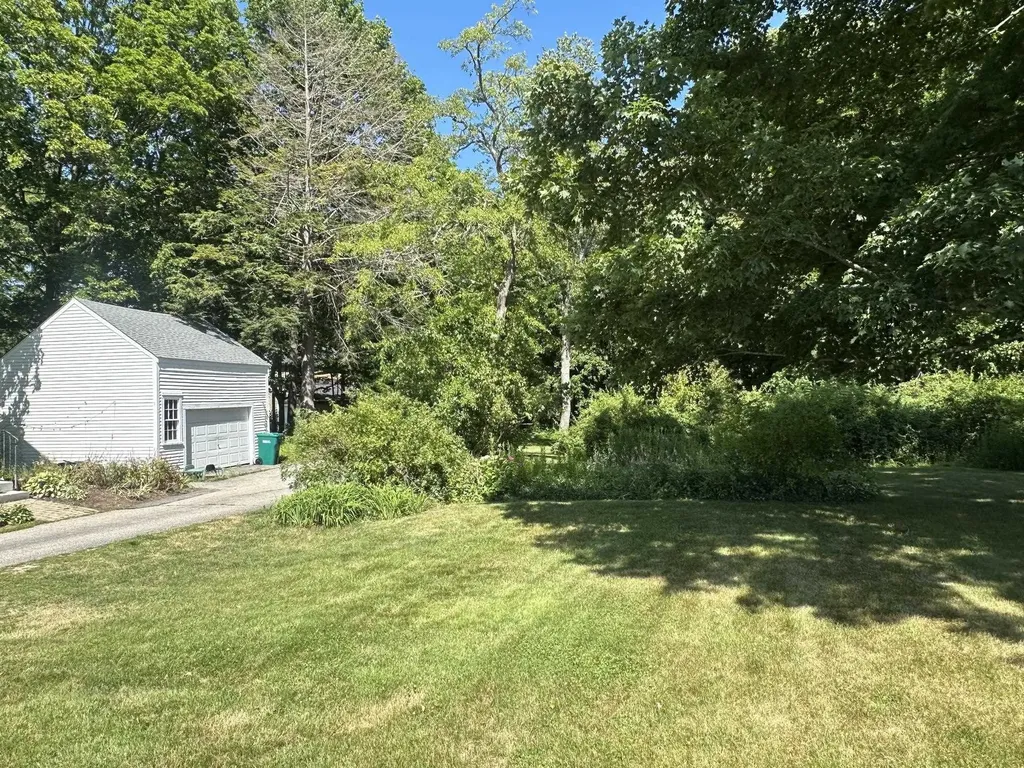 43 Post Road Greenland NH 03840
