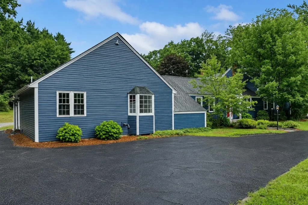 26 Old Mont Vernon Road Amherst NH 03031