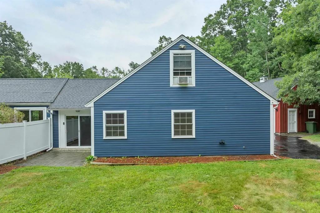 26 Old Mont Vernon Road Amherst NH 03031