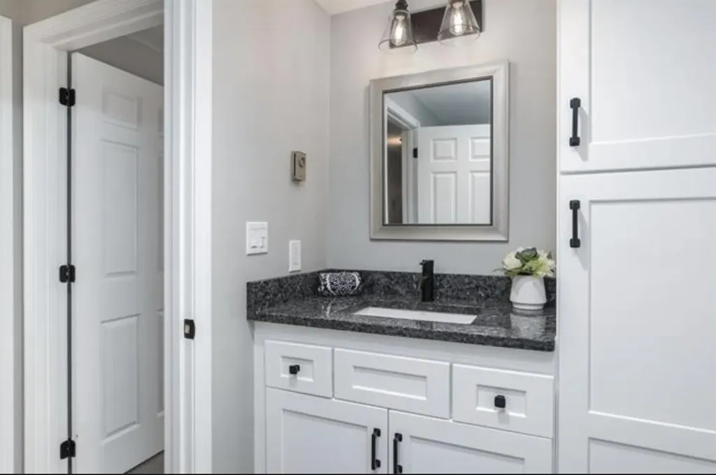 22 Essex Green Road Merrimack NH 03054