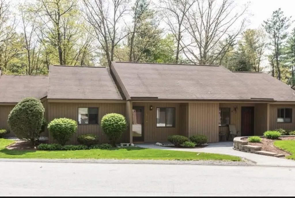 22 Essex Green Road Merrimack NH 03054