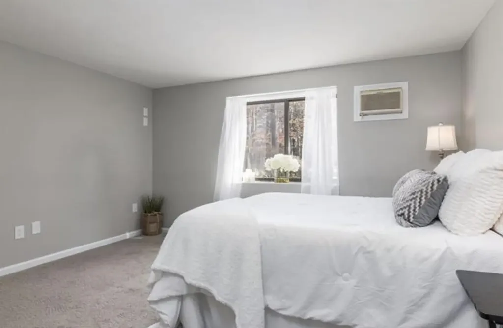22 Essex Green Road Merrimack NH 03054
