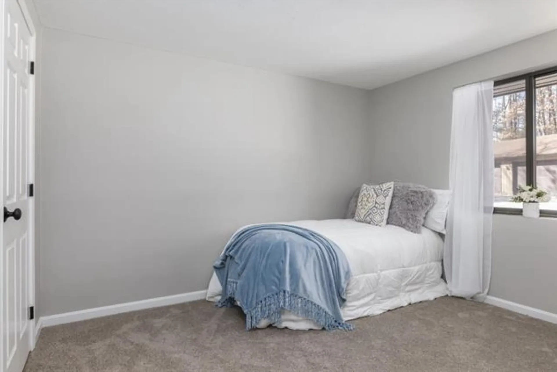 22 Essex Green Road Merrimack NH 03054