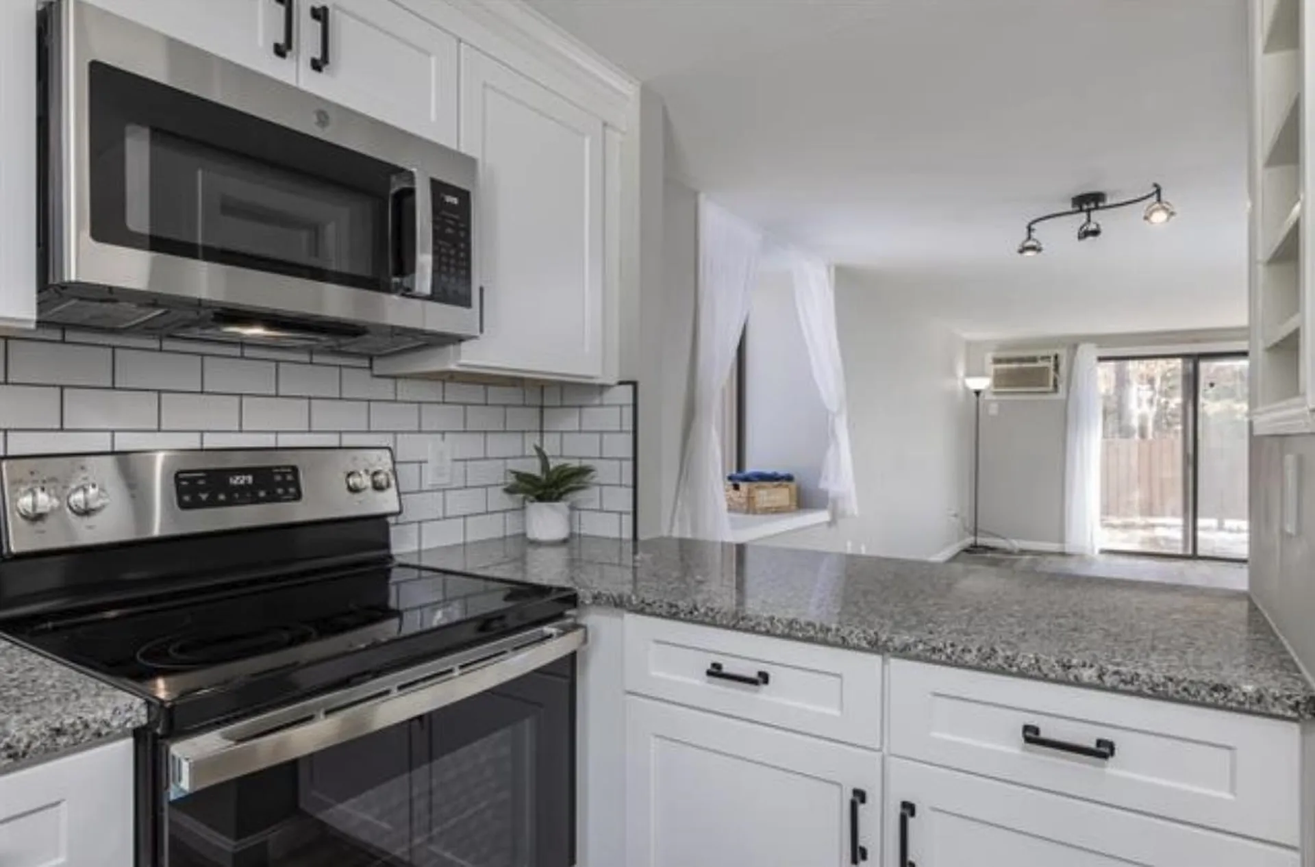 22 Essex Green Road Merrimack NH 03054