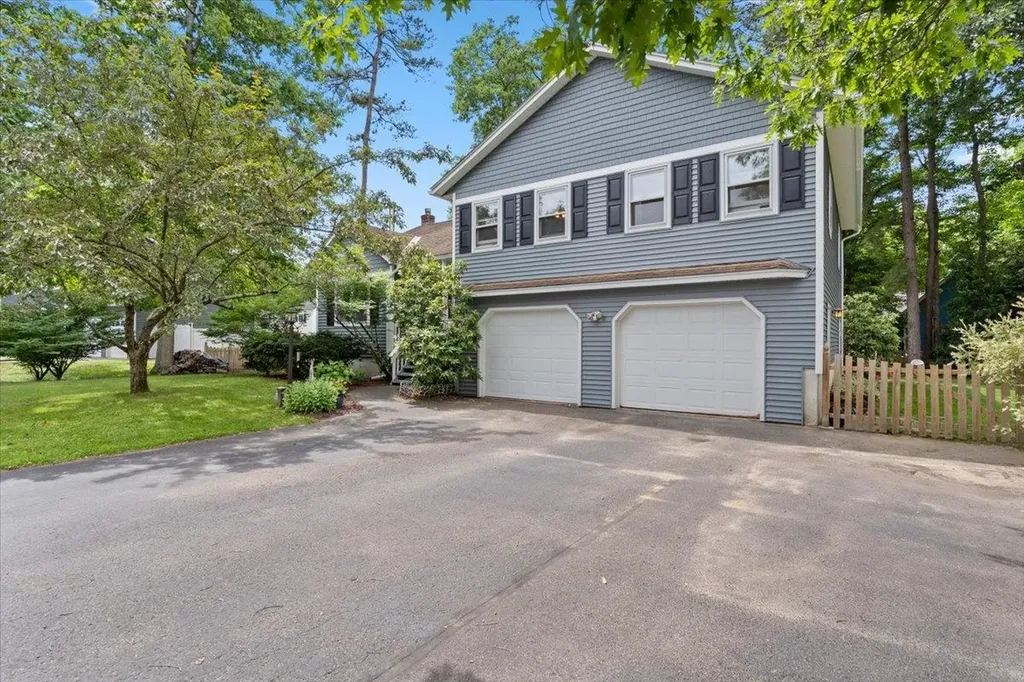 13 Hillside Circle Essex VT 05452