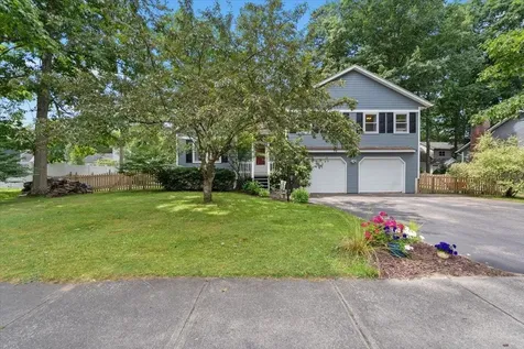 13 Hillside Circle Essex VT 05452