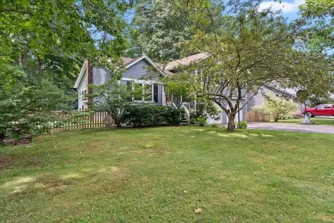 13 Hillside Circle Essex VT 05452