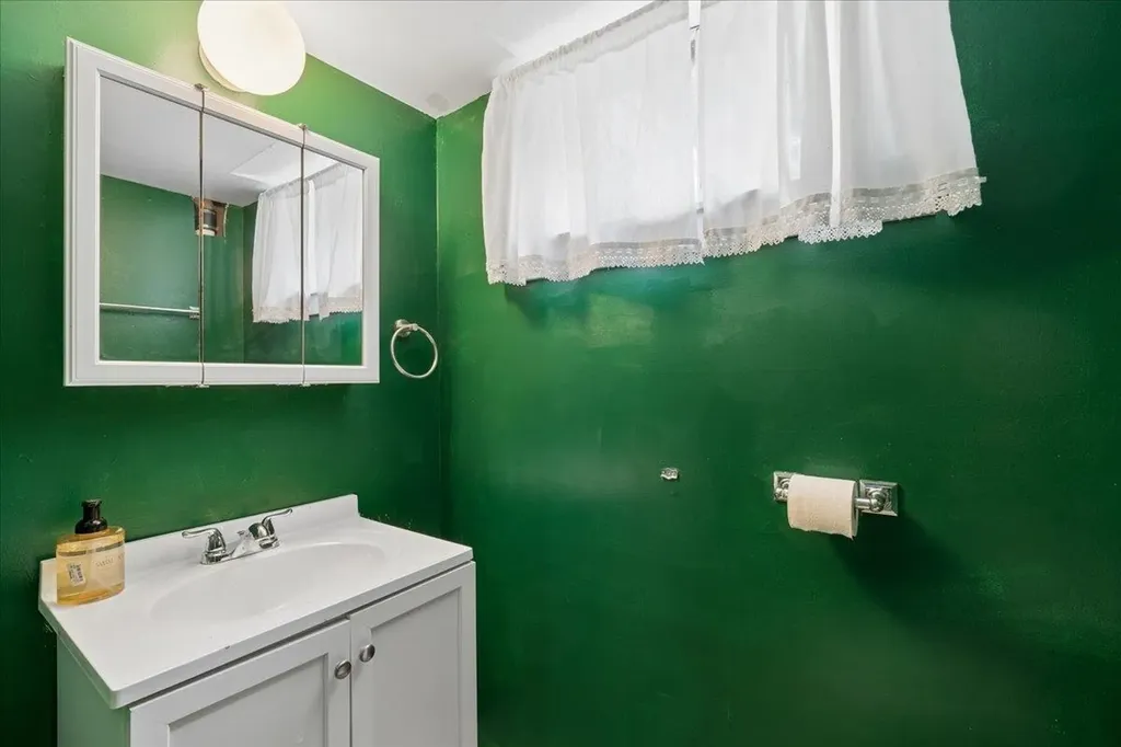23 Woodwells Garrison Road Hopkinton NH 03229