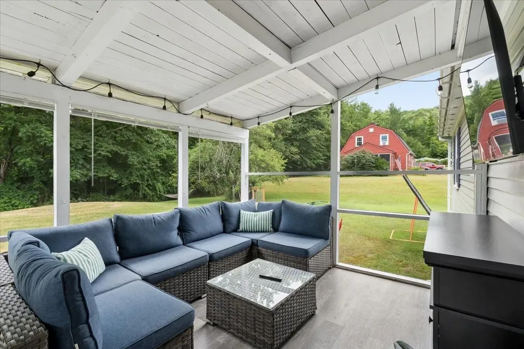 23 Woodwells Garrison Road Hopkinton NH 03229