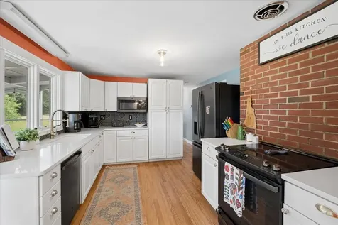 23 Woodwells Garrison Road Hopkinton NH 03229