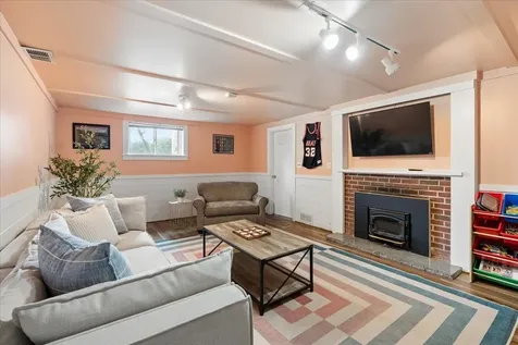 23 Woodwells Garrison Road Hopkinton NH 03229
