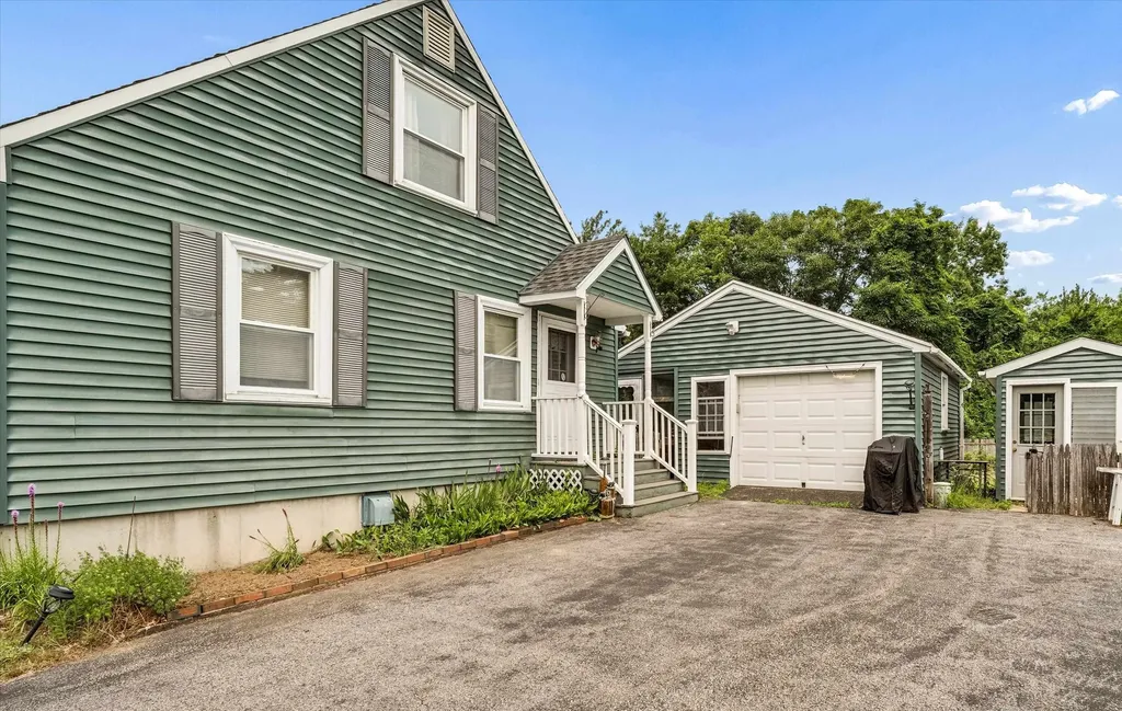 415 Greeley Street Manchester NH 03102