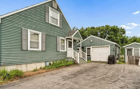 415 Greeley Street Manchester NH 03102