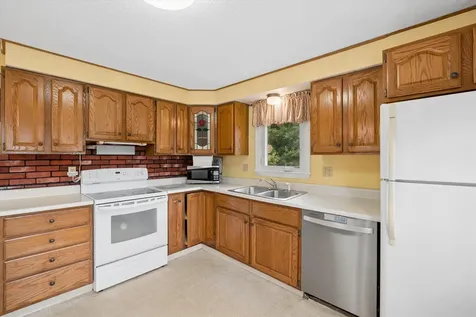 415 Greeley Street Manchester NH 03102