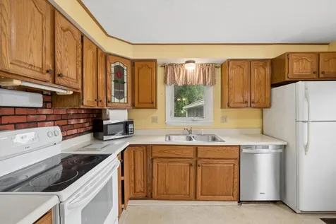 415 Greeley Street Manchester NH 03102