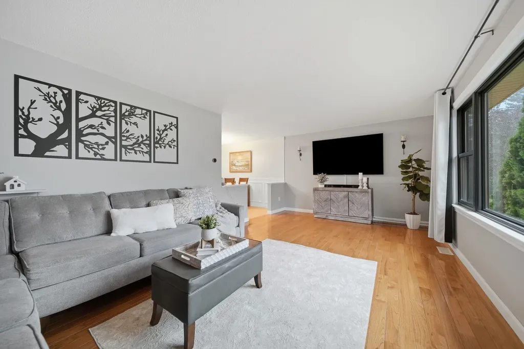 3 Sunshine Court Nashua NH 03063