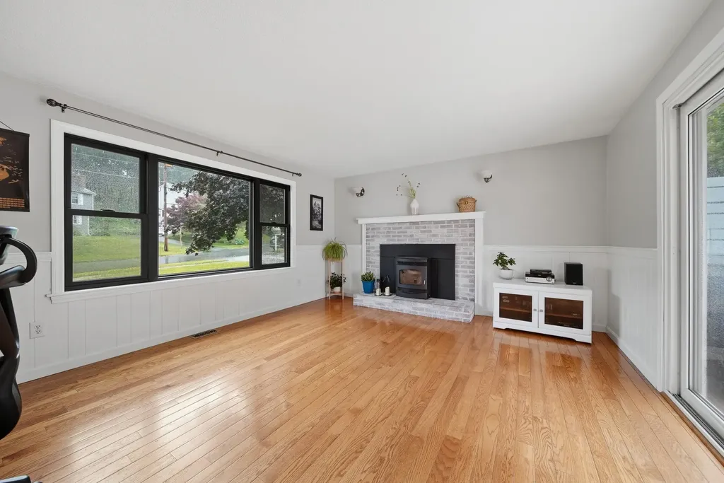 3 Sunshine Court Nashua NH 03063