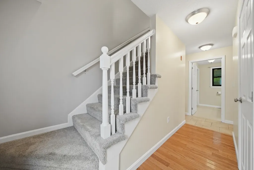 3 Sunshine Court Nashua NH 03063