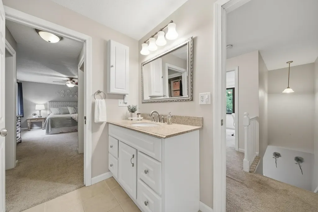 3 Sunshine Court Nashua NH 03063