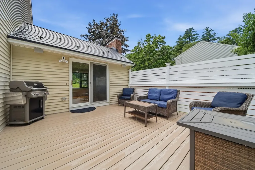 3 Sunshine Court Nashua NH 03063