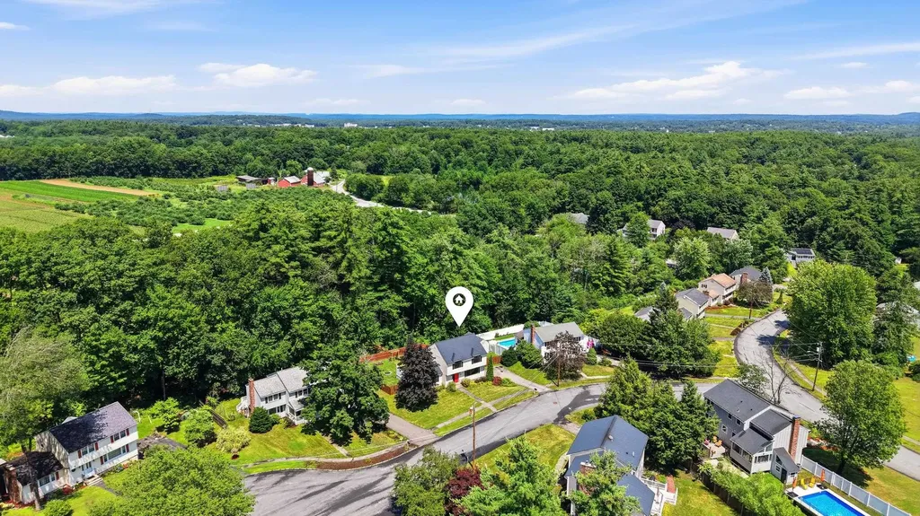 3 Sunshine Court Nashua NH 03063