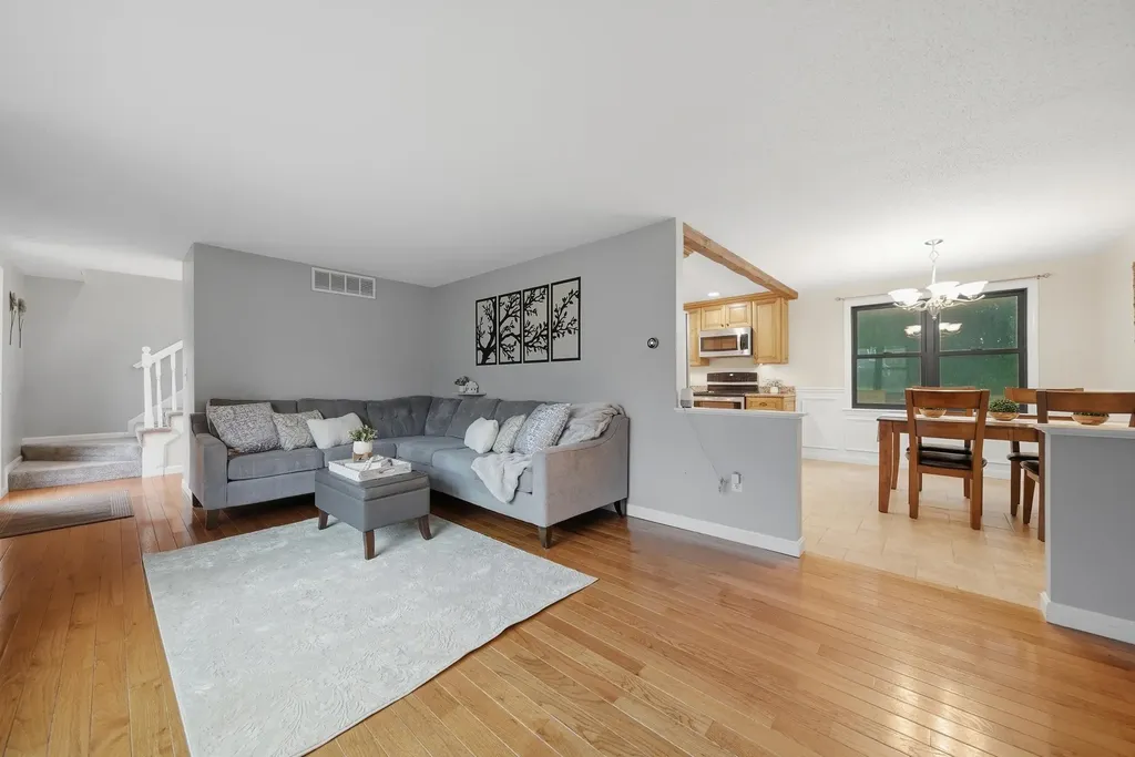 3 Sunshine Court Nashua NH 03063