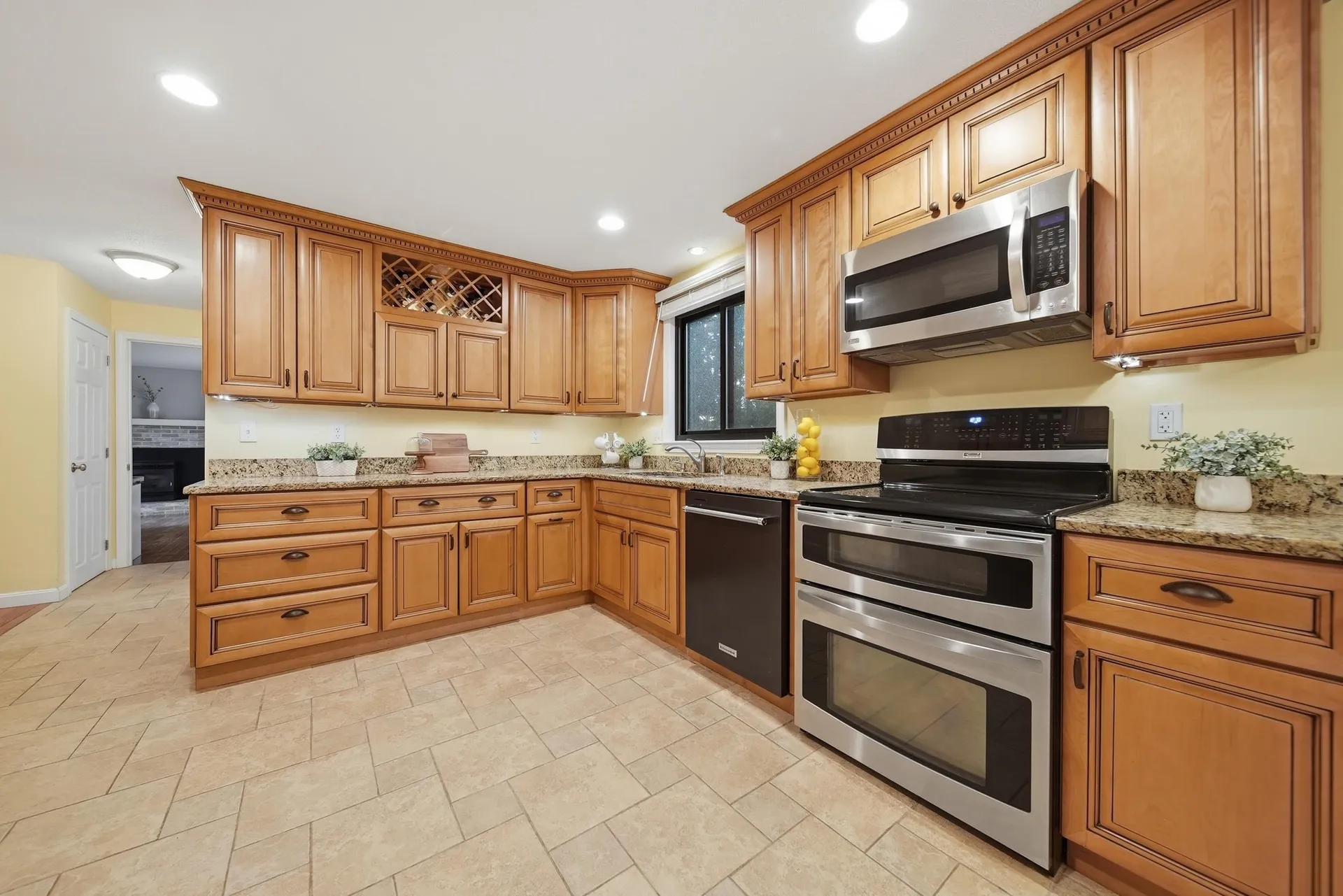 3 Sunshine Court Nashua NH 03063