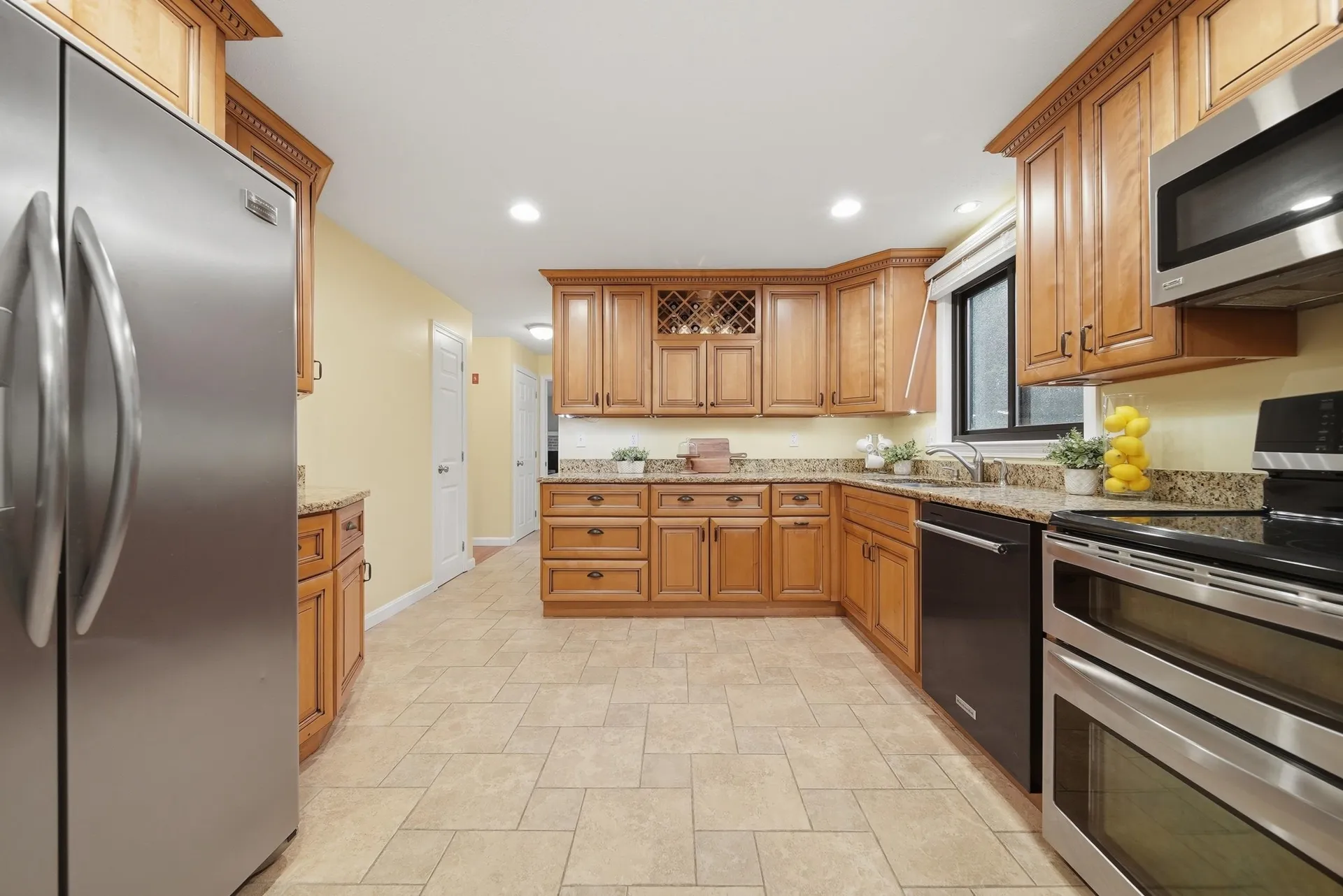 3 Sunshine Court Nashua NH 03063
