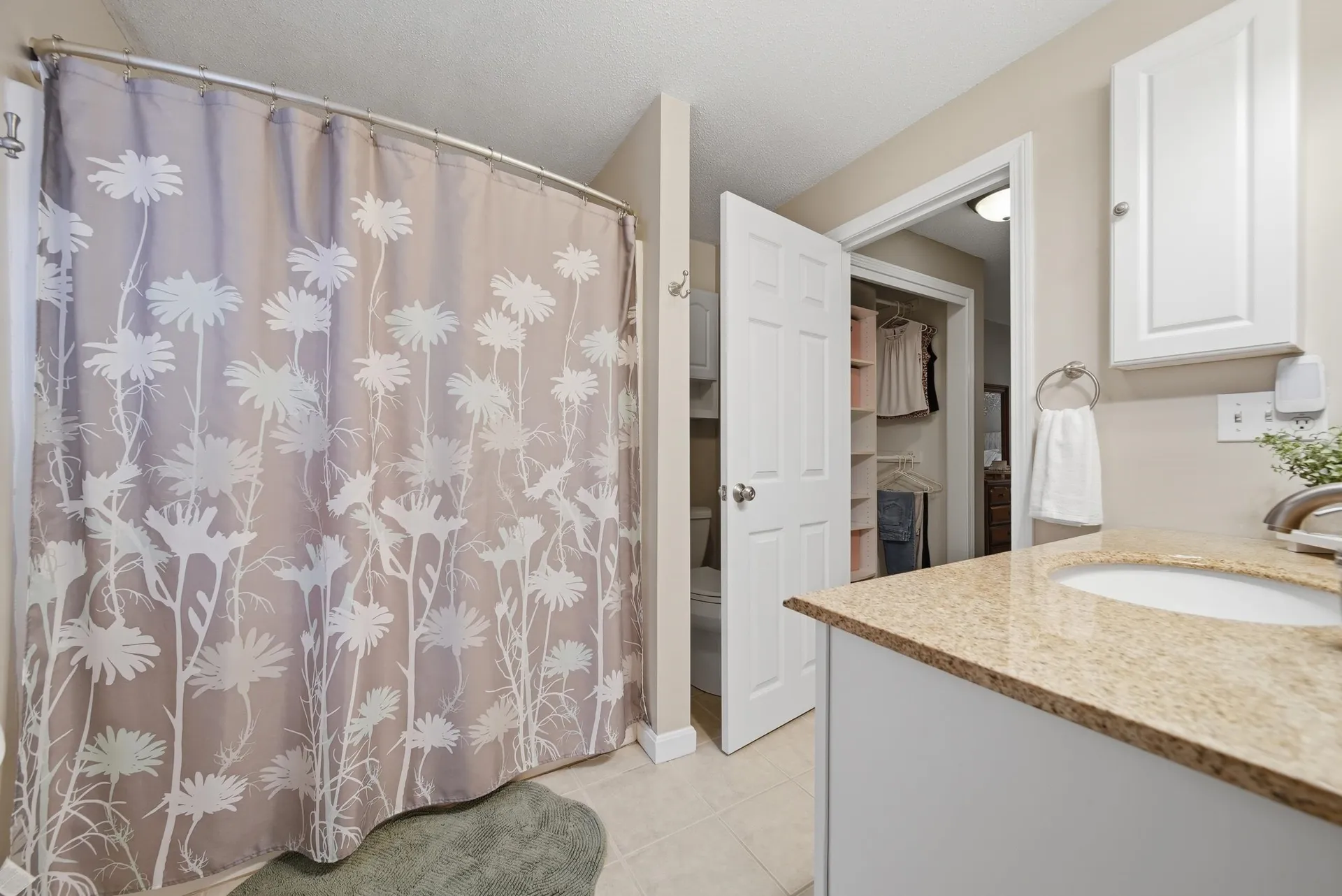 3 Sunshine Court Nashua NH 03063