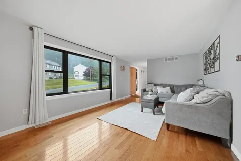 3 Sunshine Court Nashua NH 03063