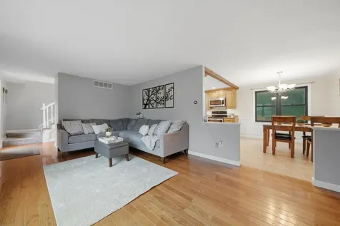 3 Sunshine Court Nashua NH 03063