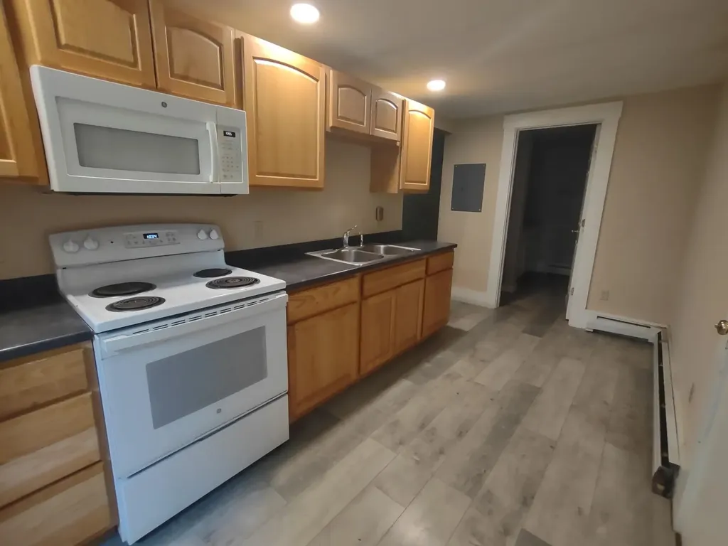9 Merchant Street Walpole NH 03609
