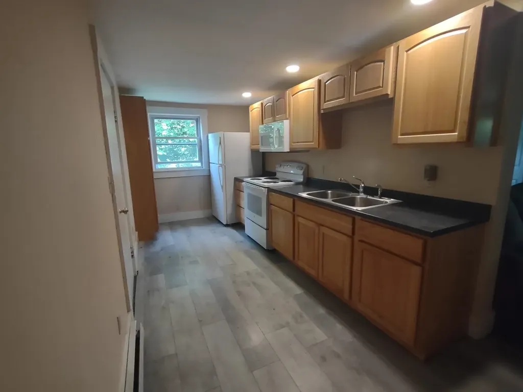 9 Merchant Street Walpole NH 03609