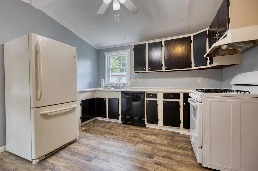 32 Circle Road Ossipee NH 03814-6846