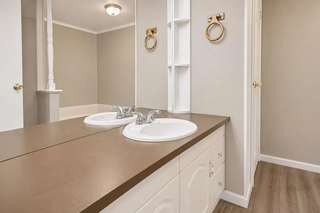 32 Circle Road Ossipee NH 03814-6846