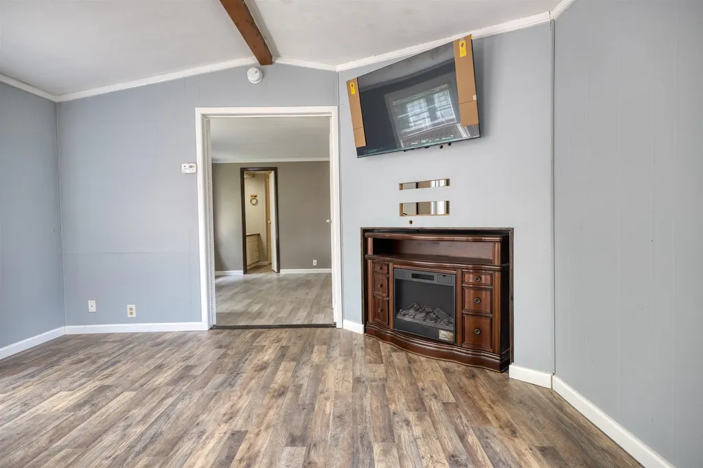 32 Circle Road Ossipee NH 03814-6846