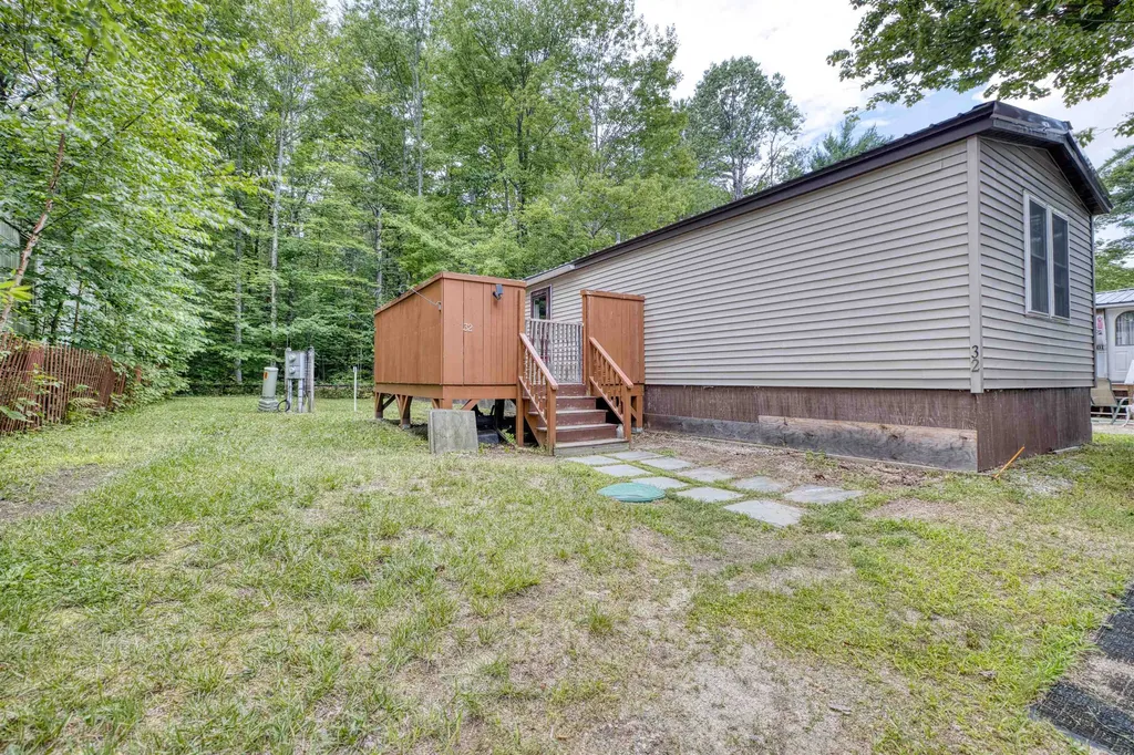32 Circle Road Ossipee NH 03814-6846