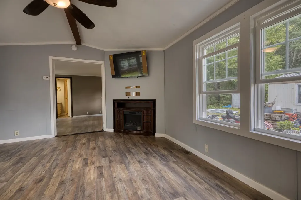 32 Circle Road Ossipee NH 03814-6846